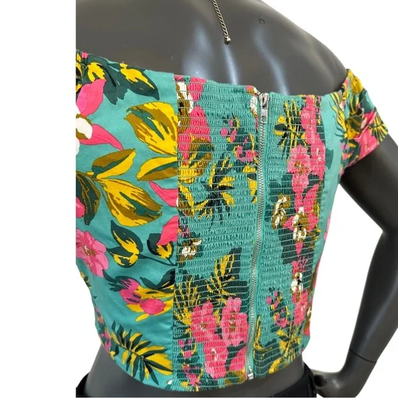 Floral Off-Shoulder Top - Picture 6 of 16